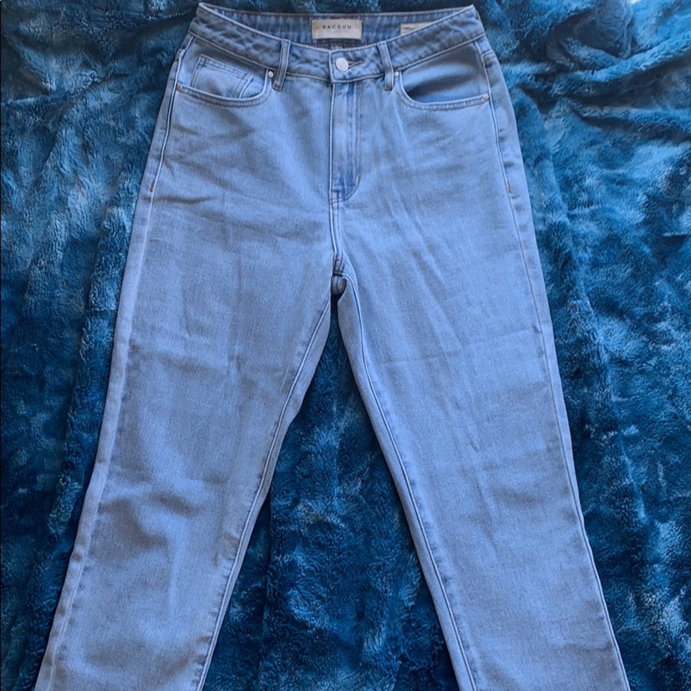 Light-Wash Mom Jeans